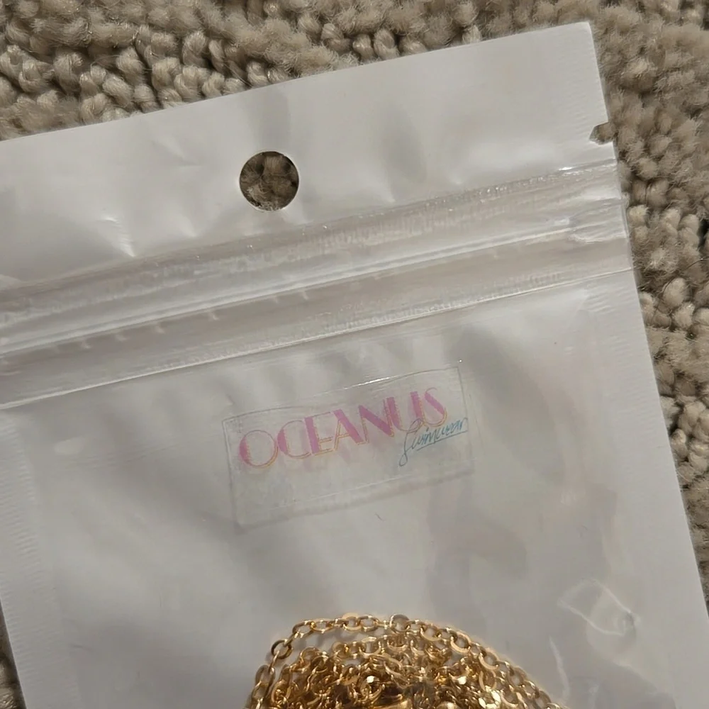 NWT Oceanus The Label Oyster Shell Initial Necklace-E